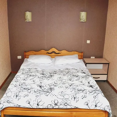 Guest House Pid Dubom-3
